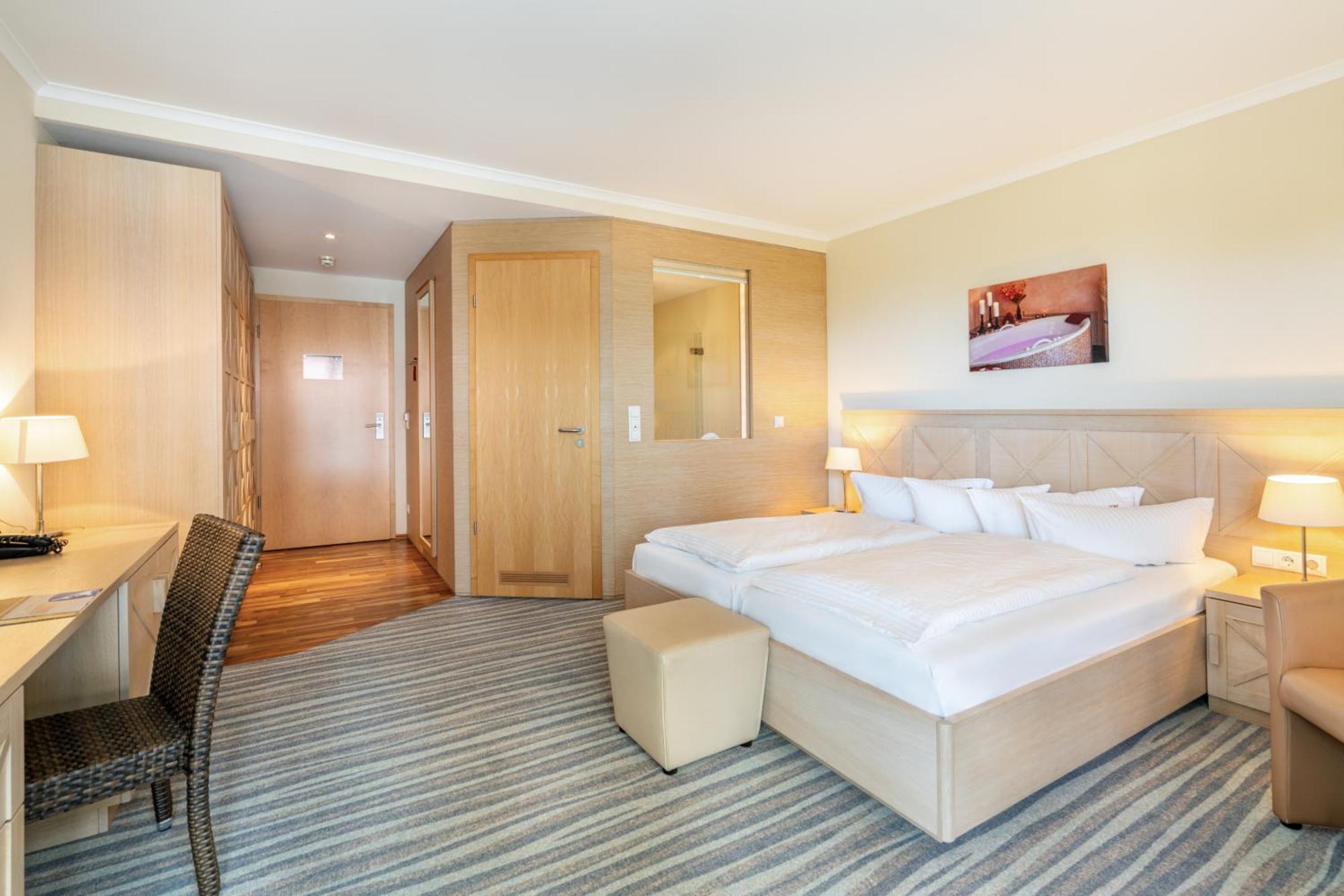 Strandhotel Seerose Kölpinsee Esterno foto
