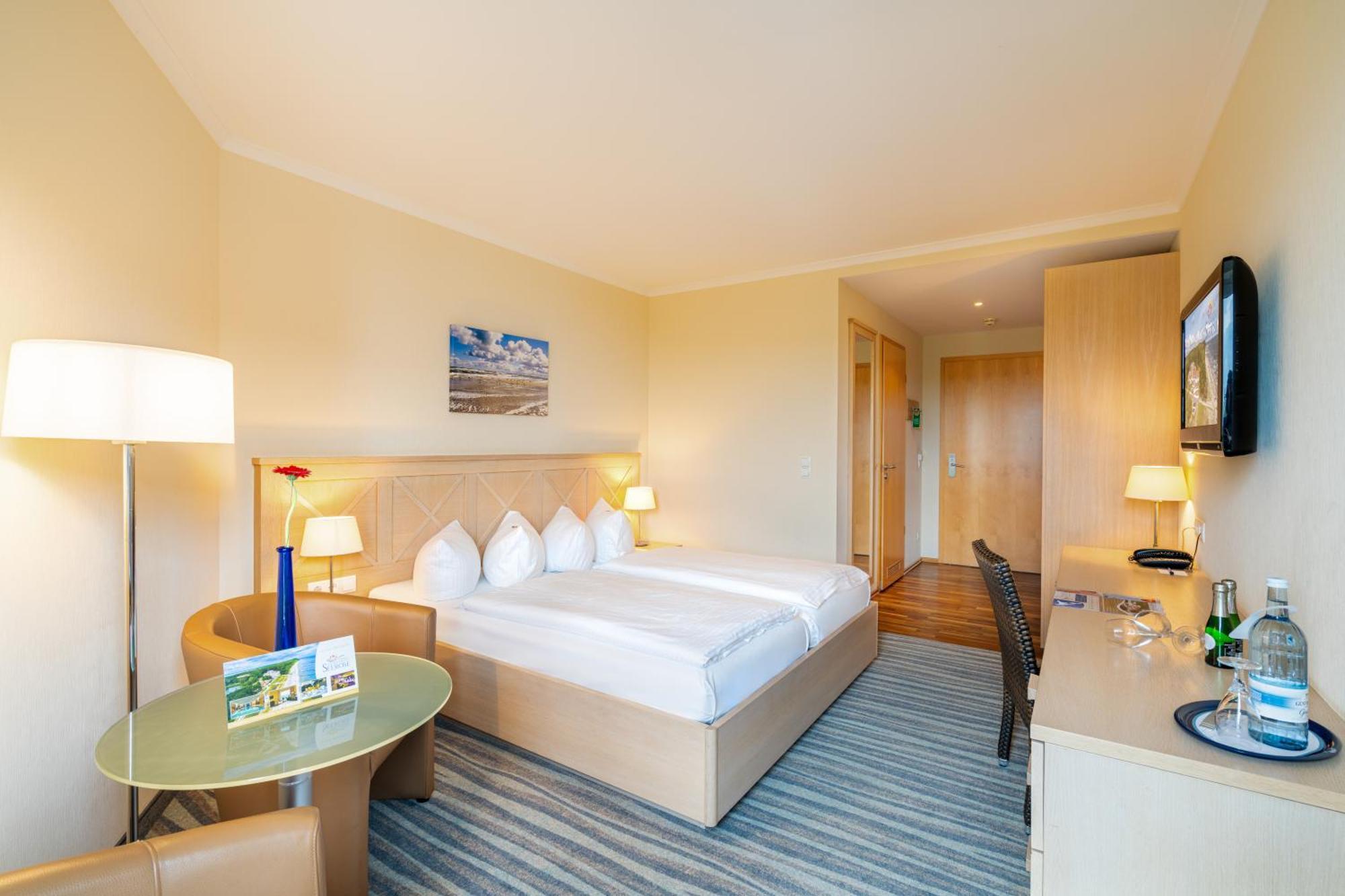 Strandhotel Seerose Kölpinsee Esterno foto