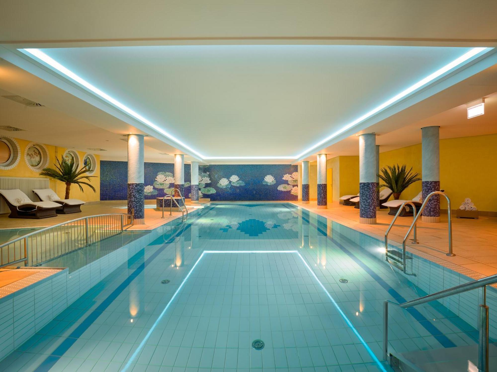 Strandhotel Seerose Kölpinsee Esterno foto