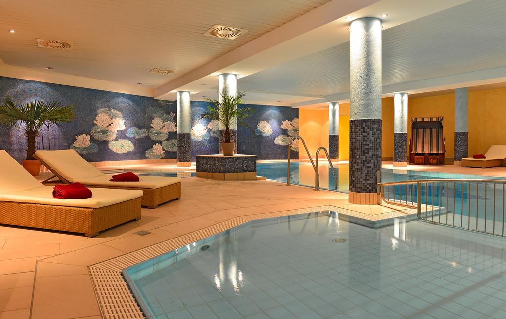 Strandhotel Seerose Kölpinsee Esterno foto